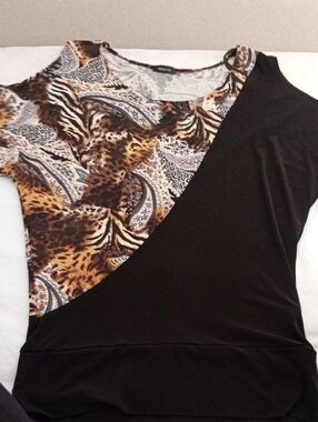 Onyx Black and Brown Animal-Print Mixed Panel Short-Sleeve Top